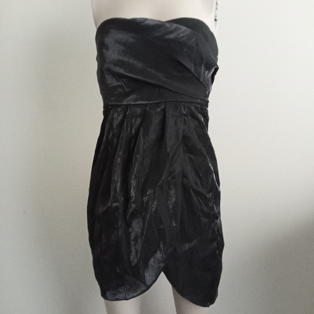Black sleeveless statement little black dress size small
